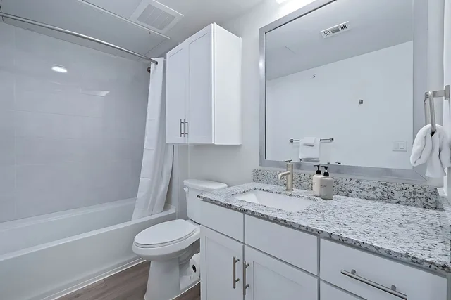 غرفة بسرير كوين بغرفة نوم واحدة لذوي الإعاقة، Placemakr Downtown Austin 3/8
