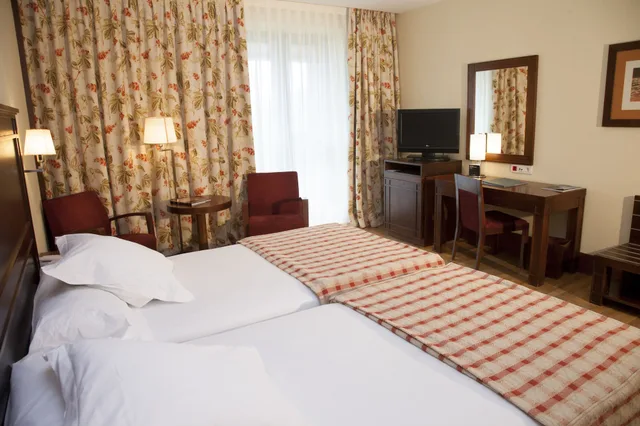 غرفة بثلاثة أسرّة، Parador De Soria 3/7