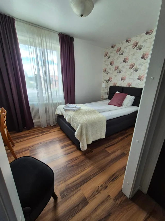 غرفة عائلية بسرير مزدوج، Smålandsstenar Hotell 7/10