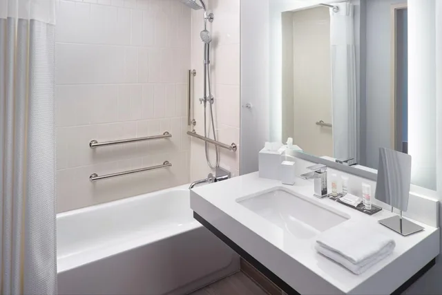 Executive, King Bed, Sofa, Club Floor، Marriott Knoxville Downtown 5/8