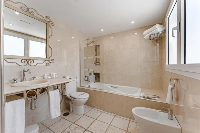 Deluxe, Suite, Private Pool, Flamingo Suites 8/10
