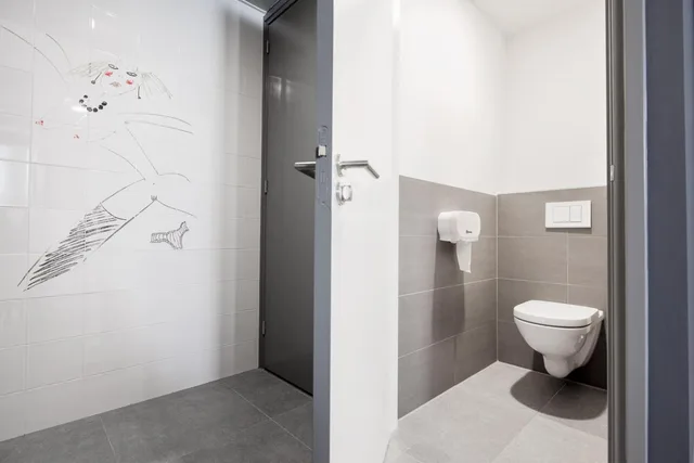 House, Shared Bathroom، Hotel Not Hotel 7/9