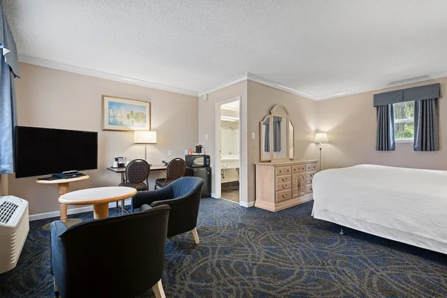 جناح ديلوكس بسرير كينج، Glenwood Inn & Suites 3/4