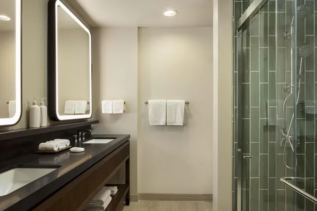 1 Bedroom, Renovated, Palace Grand, Grand, Suite, King Bed, Resort View, Sofa، Hilton Waikoloa Village 7/7