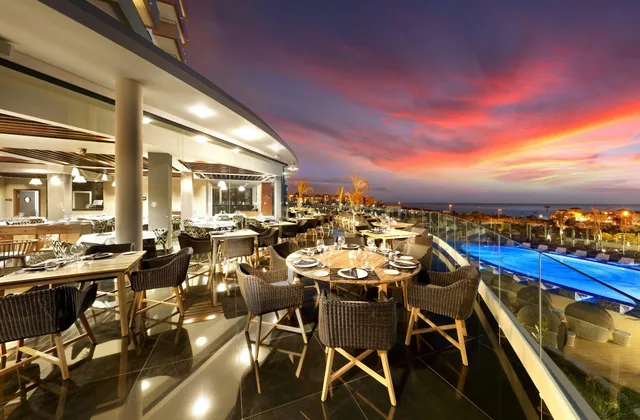 Gold، Hard Rock Hotel Tenerife 1/3