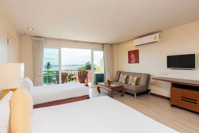 غرفة ديلوكس عائلية بسرير كينج وسرير فردي بإطلالة على البحر، Bella Villa Cabana 2/10