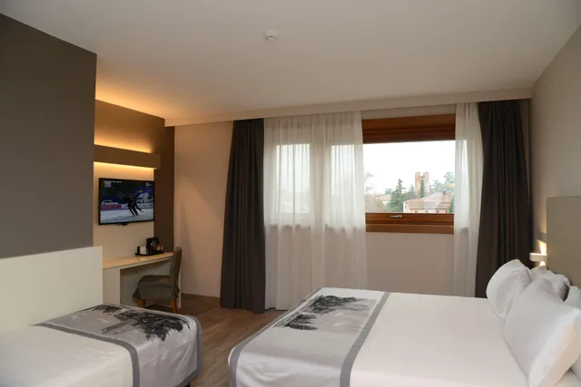 غرفة سوبيريور ثلاثية، Albergo Roma, Bw Signature Collection 1/1