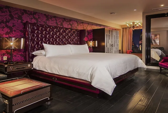 غرفة كلاسيكية بسرير كينج، The Vanderpump Hotel 1/1