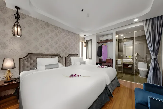 غرفة ديلوكس بسرير فردي وسريرين بإطلالة على المدينة، Halina Hotel & Apartment 2/2