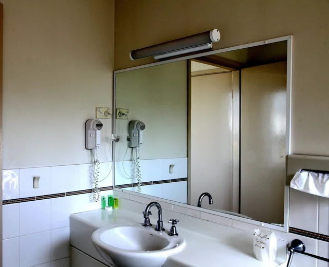 شقة عائلية بسرير مزدوج وسريرين منفصلين بغرفتي نوم، TRAVELLERS MOTOR VILLAGE 4/5
