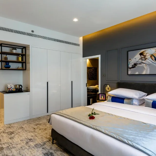 Connecting, Executive, Rose Executive Hotel DWTC 9/10