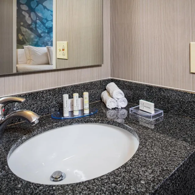 Executive, King Bed, Courtyard By Marriott Riverside Ucr Moreno Valley Area 5/5