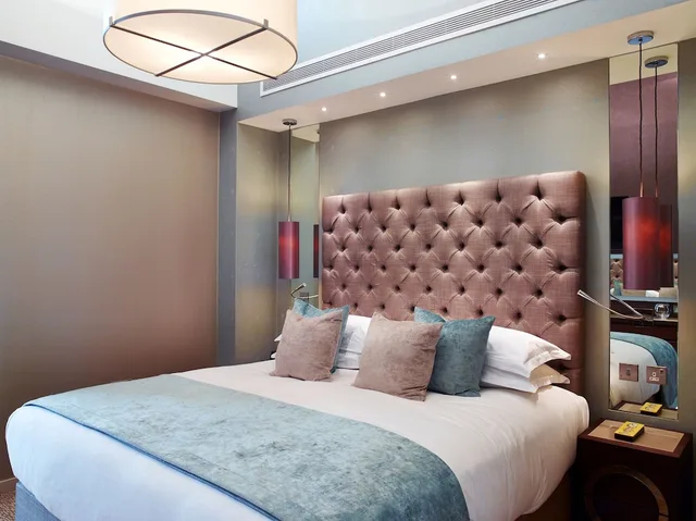 بنتهاوس بسريرين كينج بإطلالة على النهر بغرفتي نوم، Cheval Three Quays 1/2