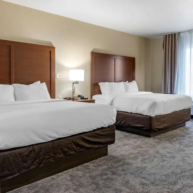جناح بسريرين كوين، Comfort Inn Bentonville - Crystal Bridges 1/7