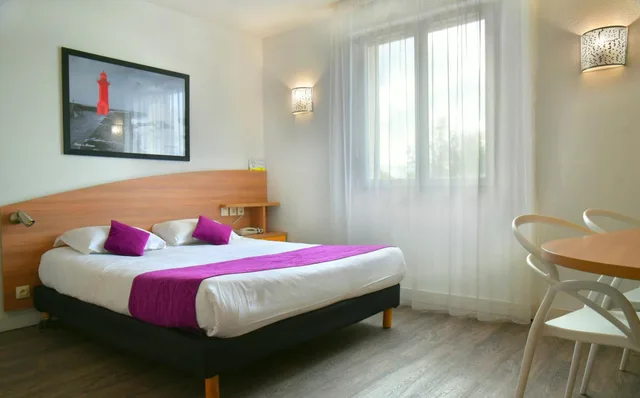 غرفة بسرير مزدوج لذوي الإعاقة، Suite Home Saran Orleans 1/3