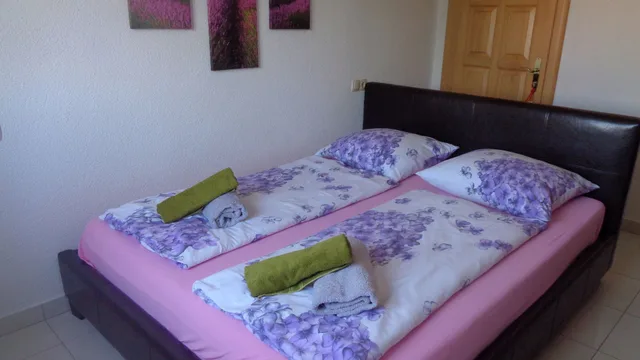 2 Bedrooms, Comfort, Apartment, 1 Single and 2 Queen Beds، APARTMENTS MORETA 5/10