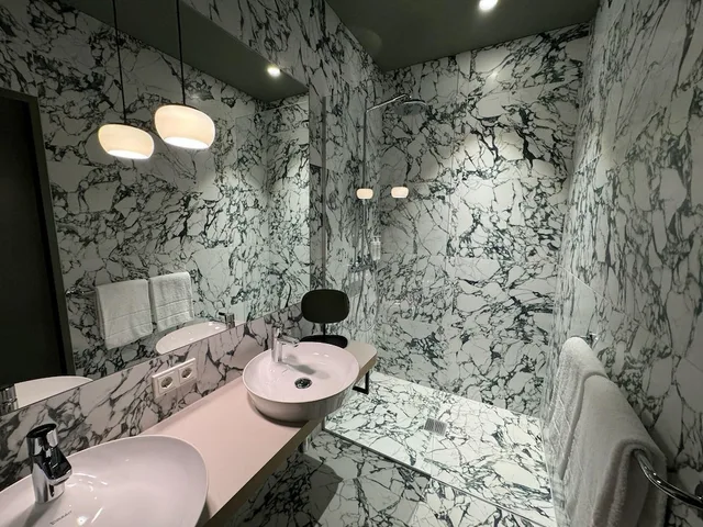 جناح بزنس بسرير كينج مع أريكة، Arcotel Aq Wien 3/4