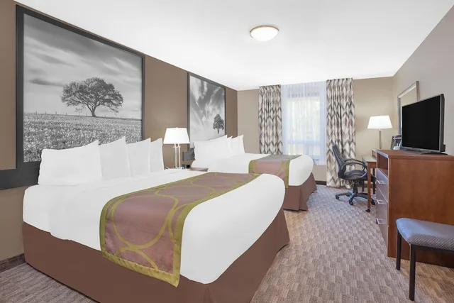 غرفة بزنس بسريرين كوين، Super 8 by Wyndham Athabasca AB 4/7