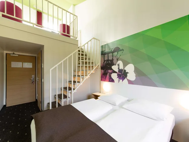 غرفة رباعية بسرير بطابقين وسرير كوين، B&B Hotel Bochum-Herne 8/11