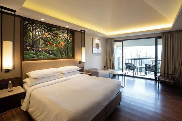 غرفة ديلوكس بسرير كينج، Courtyard by Marriott Mahabaleshwar 1/8