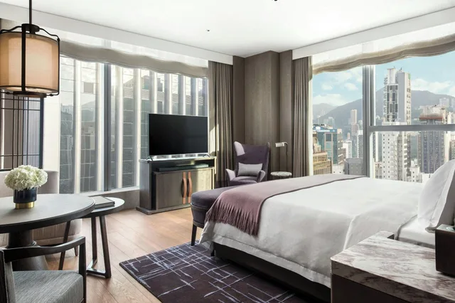 غرفة بسرير مزدوج بإطلالة على المرفأ، The St. Regis Hong Kong 1/2