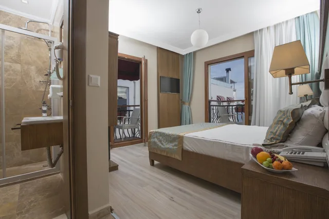 غرفة ديلوكس بسرير مزدوج بإطلالة على البحر بشرفة، AKKAN LUXURY HOTEL 3/6