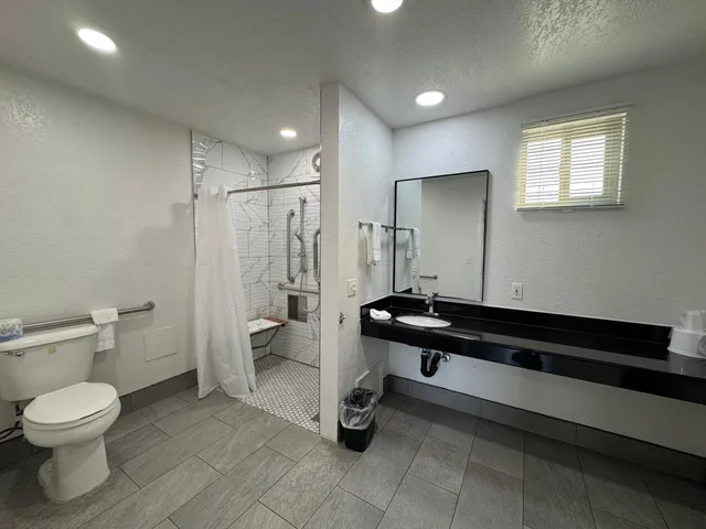 غرفة بسريرين مزدوجين لذوي الإعاقة، Motel6 Willows, CA 6/10