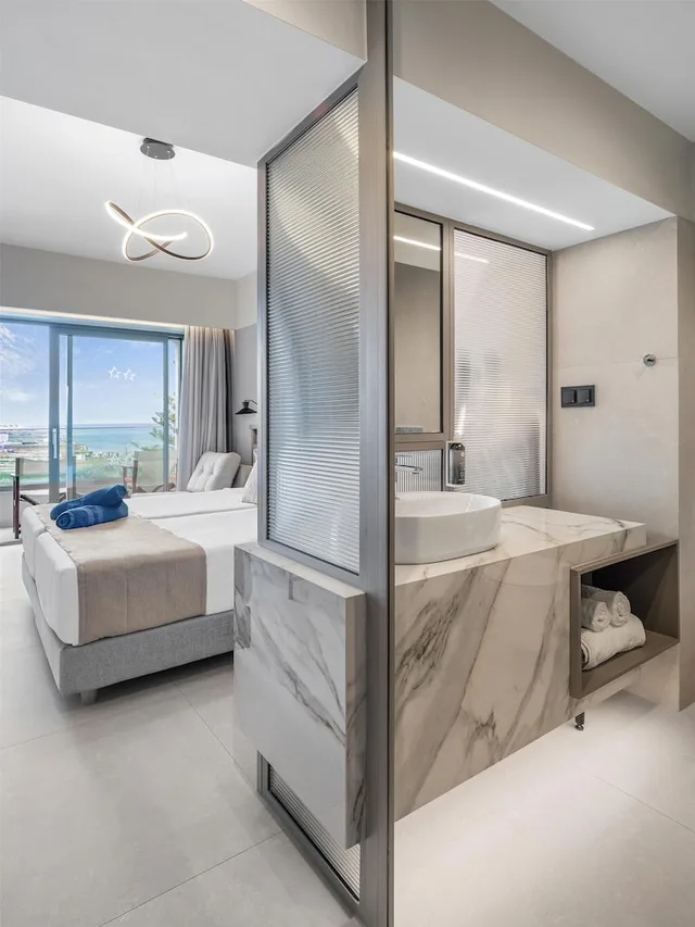 غرفة سوبيريور بسرير مزدوج أو سريرين منفصلين بإطلالة جزئية على البحر، Creta Star Hotel - Adults Only 7/9