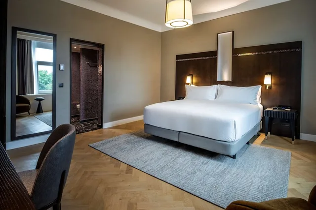 جناح بسرير كينج، DoubleTree by Hilton Brussels City, Belgium 2/4