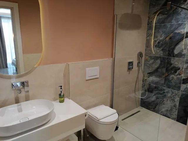 غرفة ديلوكس ثلاثية بسرير كوين وسرير فردي، Muhtar Hotel 4/6