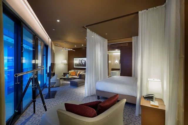 Presidential, Garden, Suite, 2 King Beds, Kitchenette، Hilton Batumi 3/10