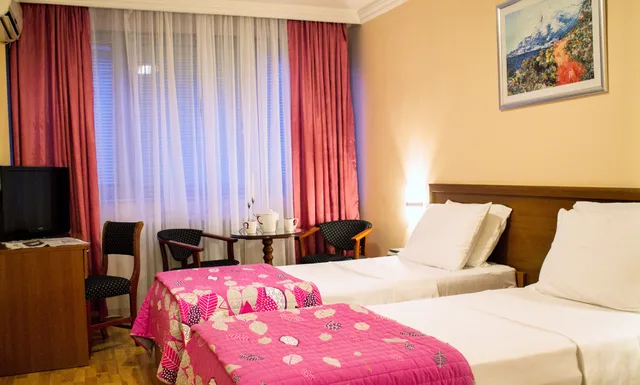 غرفة بسرير مزدوج أو سريرين منفصلين، Hotel Rex Belgrade 2/2