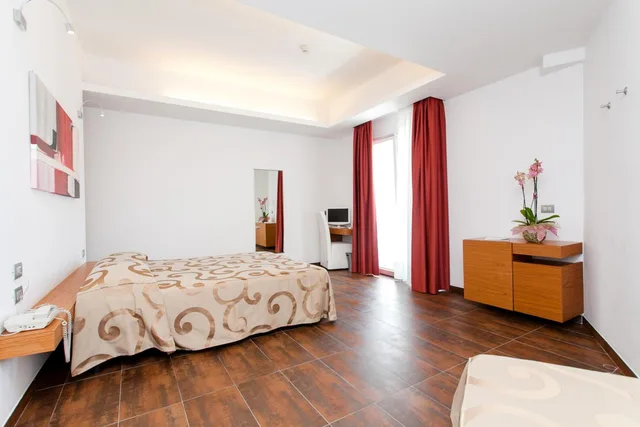 Room, Triple, Sciali Hotel 3/10