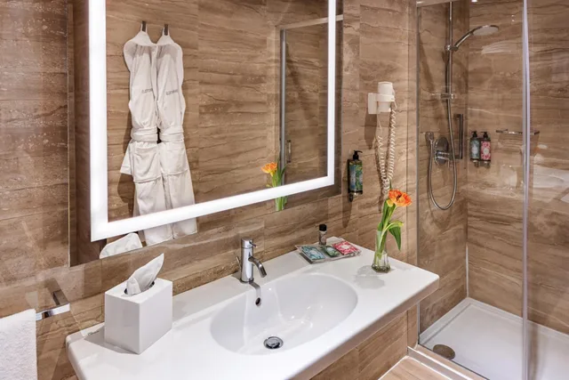 جناح جونيور بسرير كينج، Starhotels Terminus 8/9