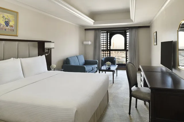 غرفة بريميوم بسرير كينج بإطلالة على الحرم، دار الإيمان إنتركونتنينتال(Intercontinental Madinah Dar Al Iman) 1/6