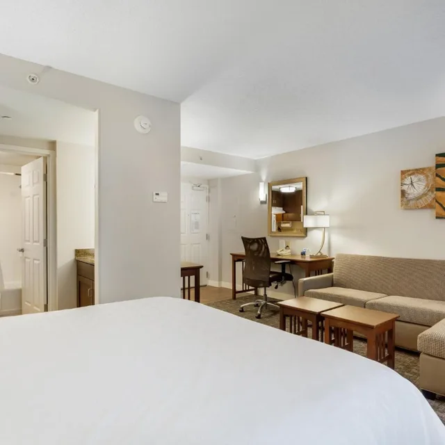 غرفة بسرير كوين لذوي الإعاقة، Staybridge Suites Chesapeake - Virginia Beach 1/1