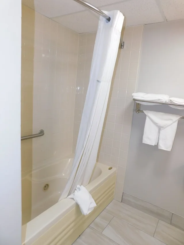 غرفة بسرير كينج لذوي الإعاقة، Days Inn by Wyndham Effingham 8/9