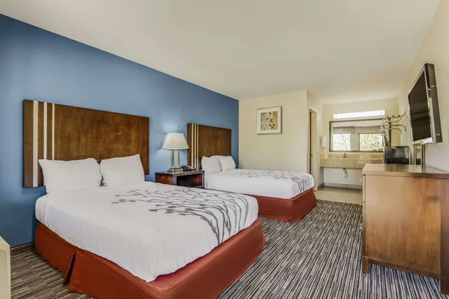 غرفة قياسية بسريرين مزدوجين للمدخنين، Econo Lodge Inn & Suites Enid South 3/10