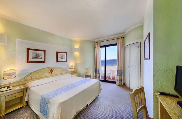 Room, Sea Front، Grand Hotel Smeraldo Beach 1/3