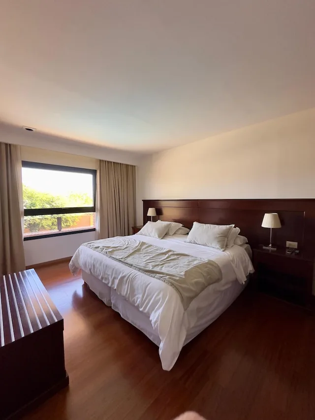 جناح ديلوكس بسرير كينج بإطلالة على الجبل مع أريكة، Neper Select Hotel 1/3
