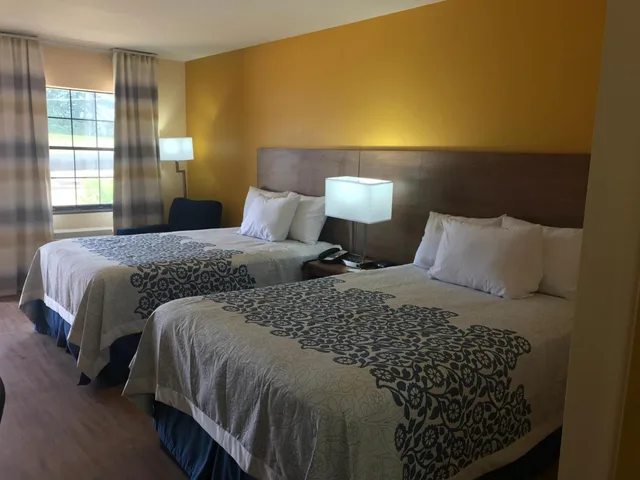 Deluxe, 2 Double Beds, Days Inn By Wyndham Batesville 3/8