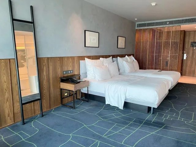 غرفة ديلوكس بسريرين مزدوجين بإطلالة على المدينة، Le Meridien Zhengzhou 2/9