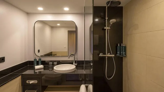 غرفة متصلة عائلية بسرير كينج وسريرين منفصلين، DoubleTree by Hilton Berlin Ku’damm 6/7