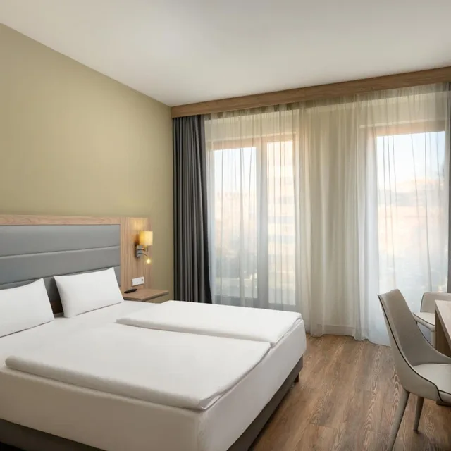 Deluxe, Double or Twin Bed, Akeah Verdi Budapest 2/10