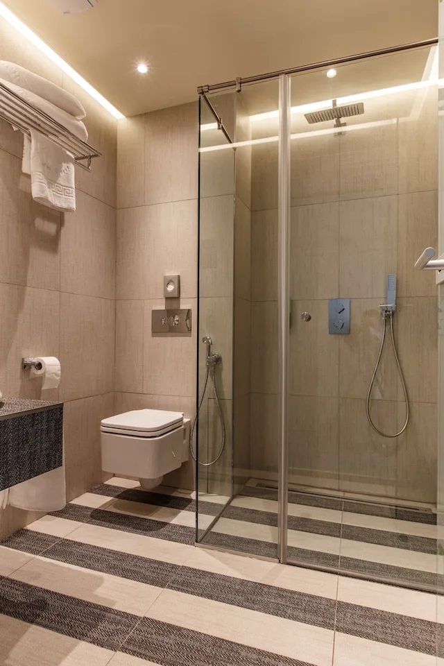 Deluxe, King Bed, Hotel Opera Mamaia 4/4