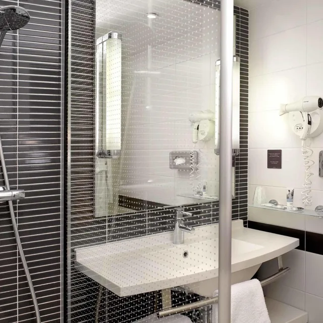 غرفة بريفيليج بسرير كينج بشرفة، Novotel Bordeaux Centre Gare Saint Jean 4/4