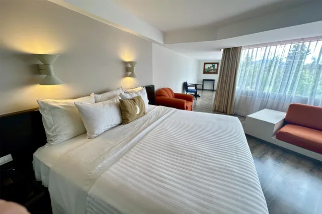 جناح جونيور بسرير كينج مع أريكة، Grand Cantalagua Hotel Morelia, BW Signature Collection 2/10