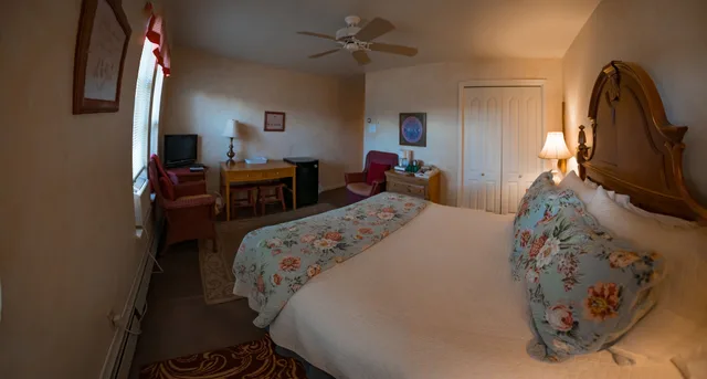 Cedar, Queen Bed، Skyridge Inn Bed & Breakfast 4/7