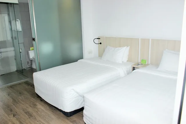 Premier, Deluxe, Twin Beds, Liberty Hotel Saigon Greenview 8/10