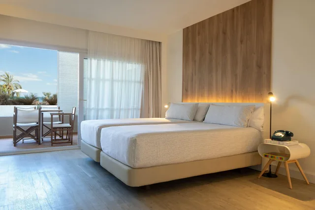 2 Bedrooms, Beach House, Suite، Innside by Melia Wave Calvia 4/8